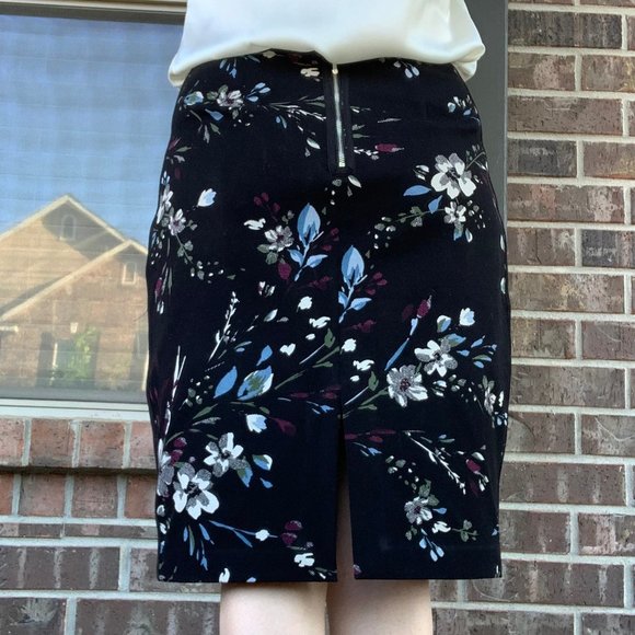 WHBM Floral skirt NEW without tags - Picture 2 of 6